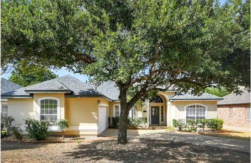 North San Antonio - SAT Casa | NEW LISTING Midtown home w pool, relax & have fun