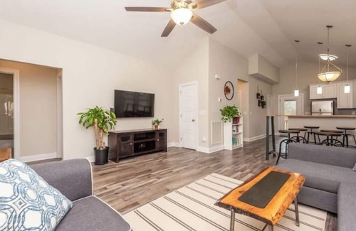 Kannapolis Casa | New listing Modern 3 Bedroom Kannapolis House!