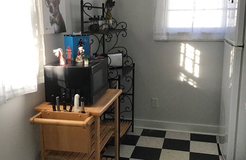 Morehead City Cabaña | *New Listing* Pollock St. Cottage in Historic Downtown Beaufort!