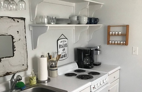 Morehead City Cabaña | *New Listing* Pollock St. Cottage in Historic Downtown Beaufort!