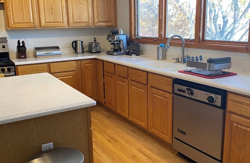 Northridge Casa | ~NEW LISTING~ Spacious 4-bedroom house. Highlands Ranch-VIEW of Greenbelt.