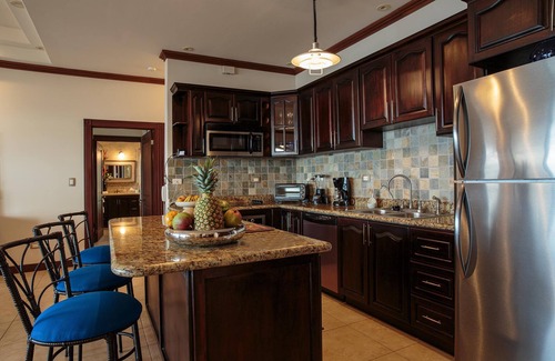 Punta Leona Apartamento | New listing! Stunning views. Fifth floor apartment