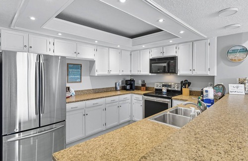 St. Augustine Beach Condominio | New Listing! Tastefully Updated Condo Just a Short Stroll To The Beach!