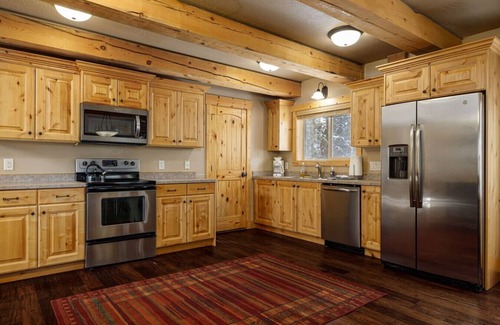 Duck Creek Village Cabina | New Listing! Moccasin Lodge