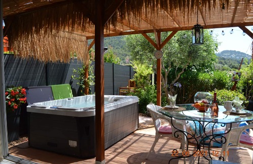 Carqueiranne Apartamento | NEW: LOFT for 2 with SAUNA and JACUZZI on garden level near the SEA