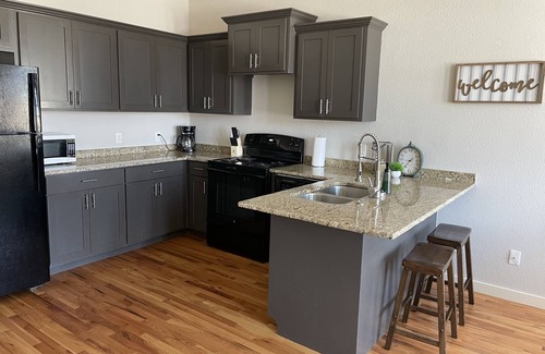 Webb City Apartamento | New! Loft in Downtown Webb City 🌆