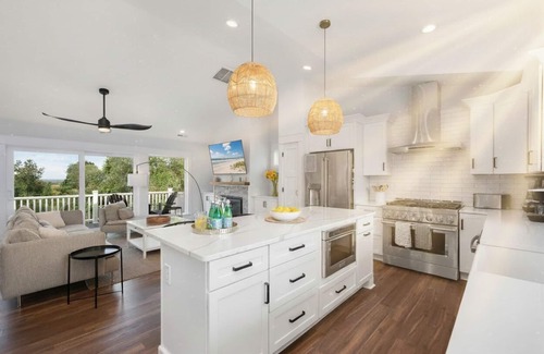 Corolla Casa | NEW Soundfront Home, Pool, Elevator, Hot Tub, BBQ, Renowned Currituck Club Access