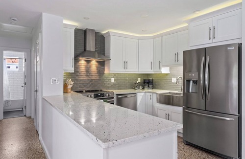 Parker Ridge Casa | NEW LUXE Hot Tub-Arcade-MiniGolf-10 min to Palm Beach-Downtown-PBI Airport