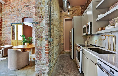 Frankfort Casa | New luxury apartment in downtown Frankfort next to Distilleries. Near everything
