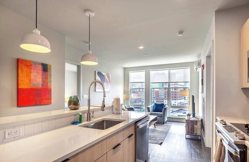 Downtown Apartamento | New Luxury Apt Downtown with Pool