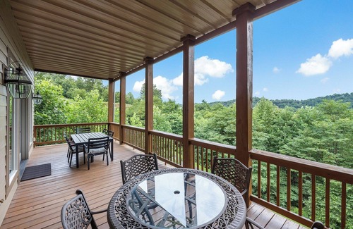 Whittier Condominio | Nuevo condominio de lujo en Smoky Mountain Country Club ($ 99 / día de la semana hasta el 30 de junio)