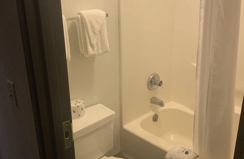 New Martinsville Hotel | New Martinsville Inn