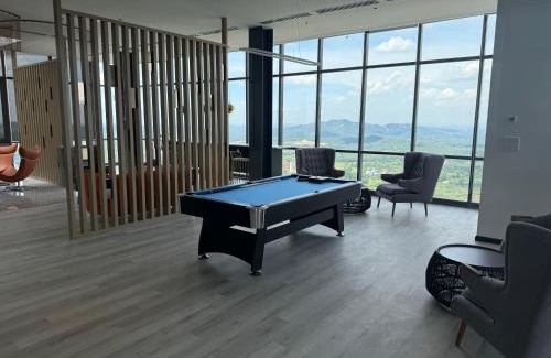 Nilai Apartamento | New Mesahill premier residence with rooftop sky walk and sky lounge mountain view