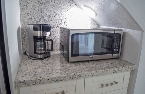 Cutler Bay Casa | New Miami Townhouse on Lake for Families FU 3 Bed, 2 Bathroom, 5 Persons.