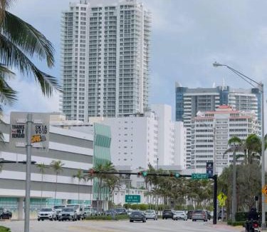 North Beach Apartamento | New Mid Miami Beach apt free parking and beach access