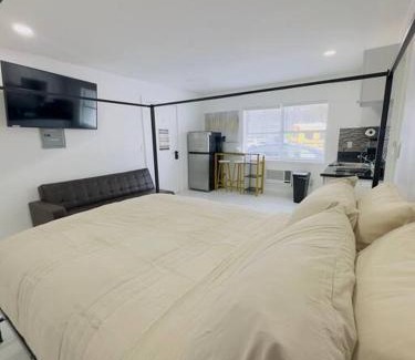 North Beach Apartamento | New Mid Miami Beach apt free parking and beach access