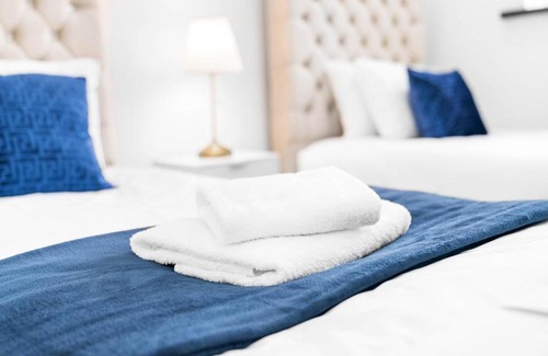 Bordesley Apartamento | New Modern 2 Bedroom House By Azura Nights