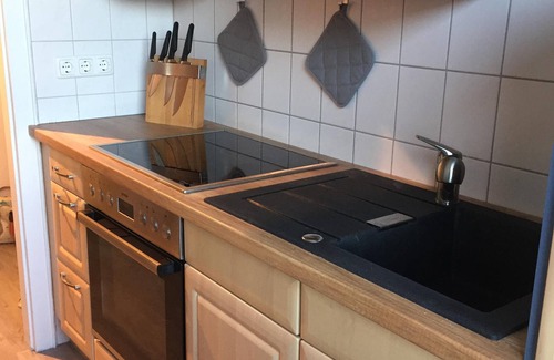 Wilschenbruch Apartamento | NUEVO! Vivienda de 3 ambientes moderna en Lüneburg, cerca del pueblo, tranquila, con 4 bicicletas