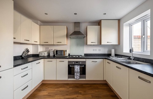 Bedford Casa | New modern & comfortable listing