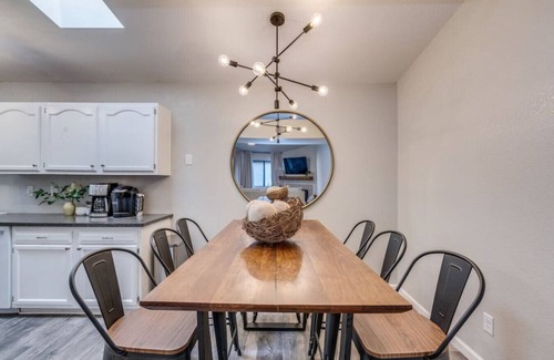 Sierra Vista Casa | New! Modern Family Friendly The Desert Nest