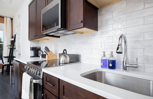 Villa Heights Casa | ★New Modern Farmhouse Loft in NoDa★ Views/Parking