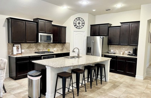 Little Elm Casa | NEW! Modern Farmhouse Retreat in the Heart of Little Elm – 3BR/2BA