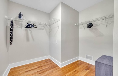 Decatur Casa | NEW! Modern Luxury w/Pool Table 3BR/5BD Sleeps 10