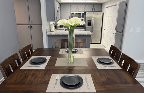 Fair Oaks Casa | NEW modern, spacious, beautiful