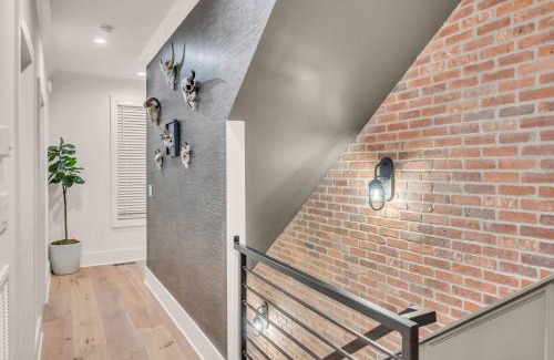 Hillsboro Village Casa | New Music City Loft-Style Stay with Rooftop Views