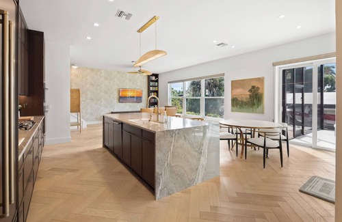 Central Naples Casa | NEW Naples remodeled designer home with Gulf Access and neighborhood clubhouse