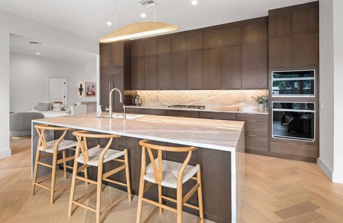 Central Naples Casa | NEW Naples remodeled designer home with Gulf Access and neighborhood clubhouse