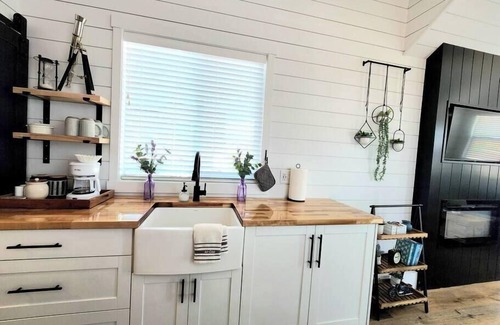 Apple Valley Apartamento | NEW Nook Tiny Home with Deck, Firepit, Skylights