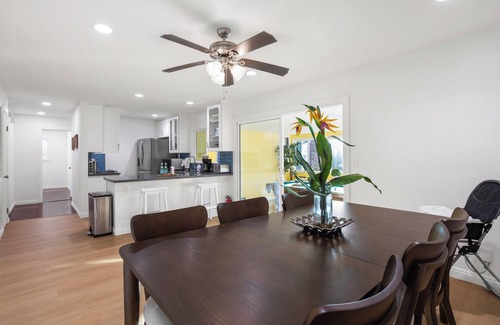 Newark Casa | New! Oasis w/Amazing Backyard, Firepit, BBQ & Games, close to techs