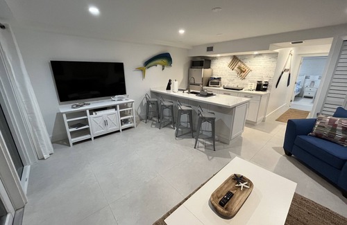 Winston Waterways Casa | New oceanside Florida Keys canal home with pool minutes from the ocean Key Largo