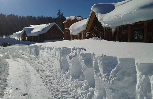 Daniel Casa | NEW on VRBO! Winter wonderland! GORGEOUS cabin & remote location in Daniel, WY!