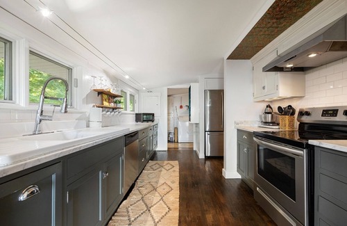 Lookout Mountain Casa | NEW!! Peach Bluff House | Hot Tub | Gorgeous Mtn Views!! | 3 Bed, 2 Bath