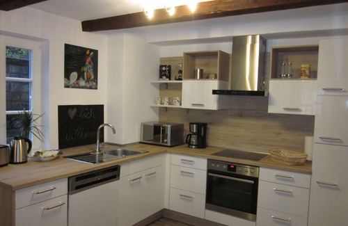 Assinghausen Casa | NUEVO Vacaciones perfectas en el "Viejo Pastorate" Assinghausen - moderno en paredes viejas