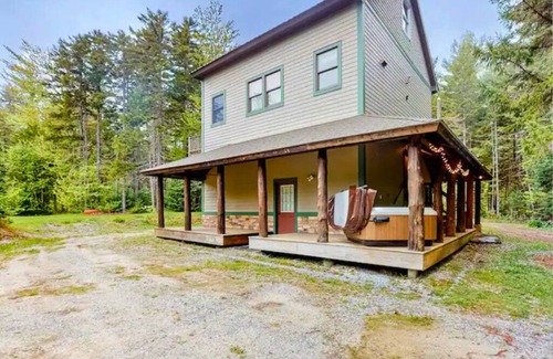 Mount Holly Cabina | NEW Private Cabin W/Hot Tub/ Dog Friendly/ Games