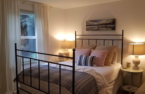 Winstead Park Cama Y Desayuno | Nuevo, entrada privada en el sótano, 5 al centro de la ciudad, Se aceptan niños