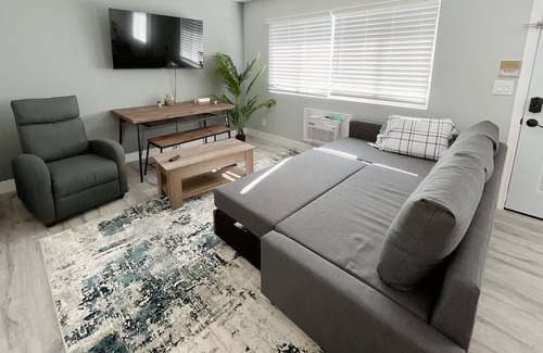 Gardena Apartamento | New Remodeled 2B2B close to SoFi Stadium / K1 speed / LAX