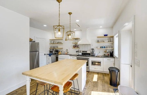 Canaan Otro | NEW RENO Historic Creamery in Berkshires w/hot tub