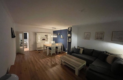 Emden Apartamento | New renovated apartment 72sqm. Right in the heart of Emden 🧡