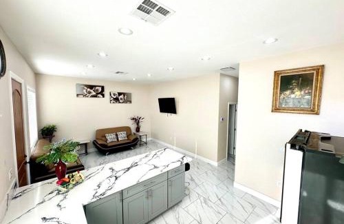 Midway City Casa | New Renovated House in Little Saigon