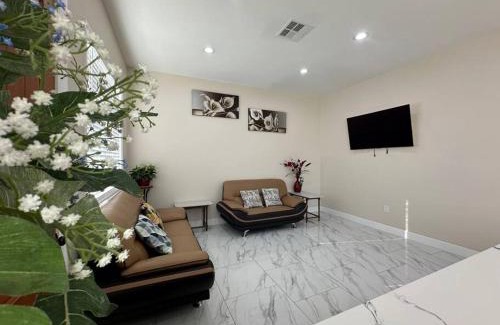 Midway City Casa | New Renovated House in Little Saigon