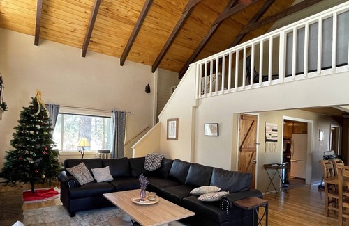 Pagosa Springs Cabina | New Rental! Close to town, Wolf Creek, Peaceful Setting, A/C just added!