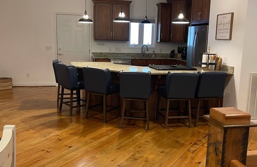 Lynchburg Casa | New rental!!! Luxury living on Tim’s Ford Lake