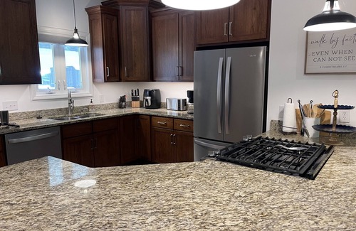 Lynchburg Casa | New rental!!! Luxury living on Tim’s Ford Lake