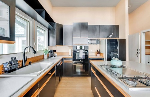 Hardyville Casa | * New | Ropeyarn | Riverside Architectural Gem