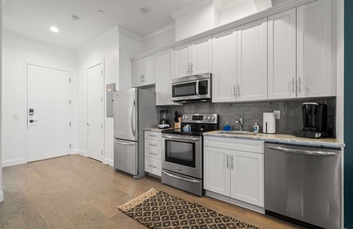 Historic Ybor Apartamento | NEW Sangria Suite Upscale Ybor Apt On 7th Ave