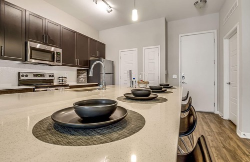 Desert View Village Condominio | New ★ Scottsdale Upscale Living ★ Shops ★ Dining ★